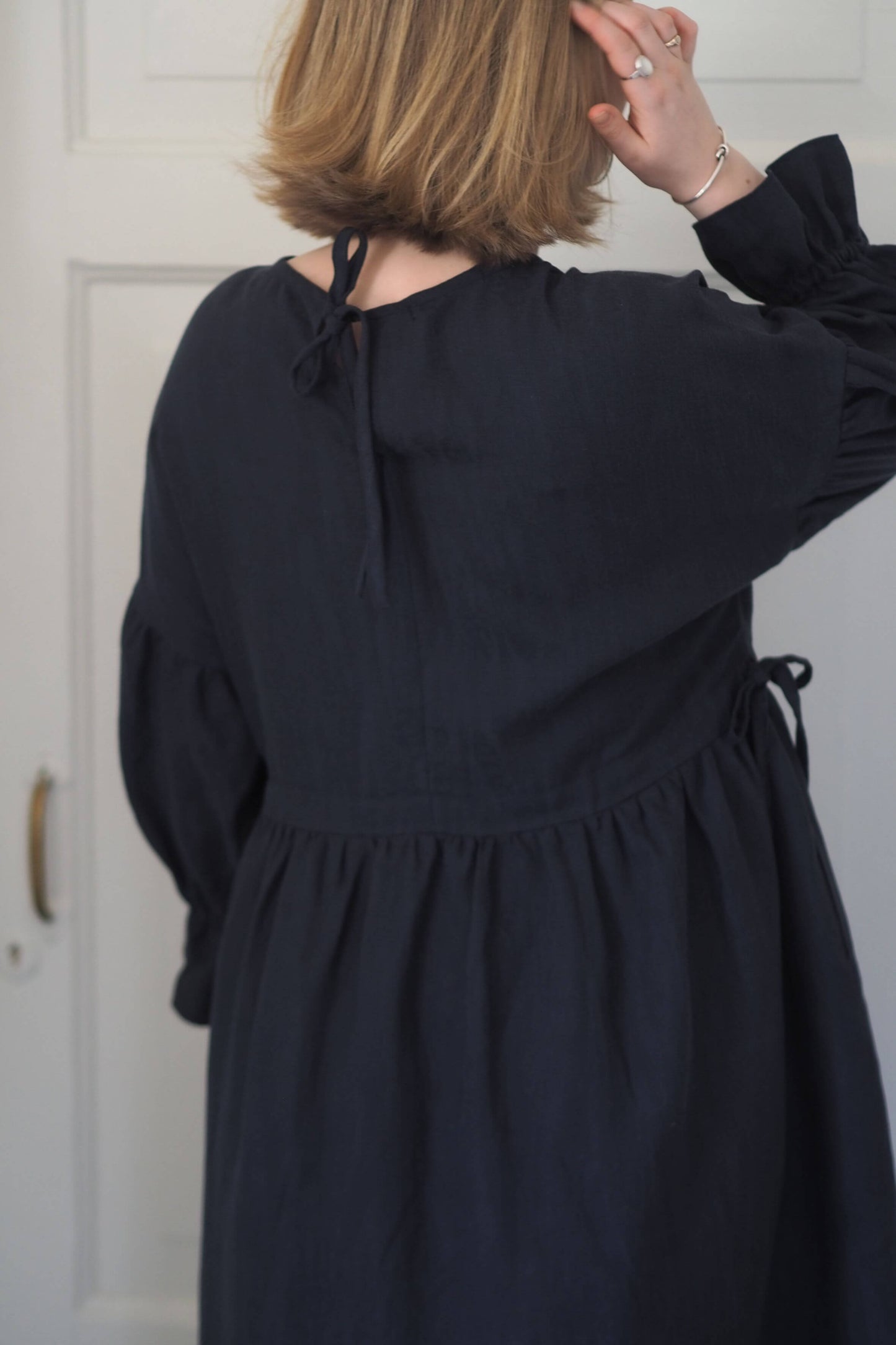 Amélie mekko, Tummansininen