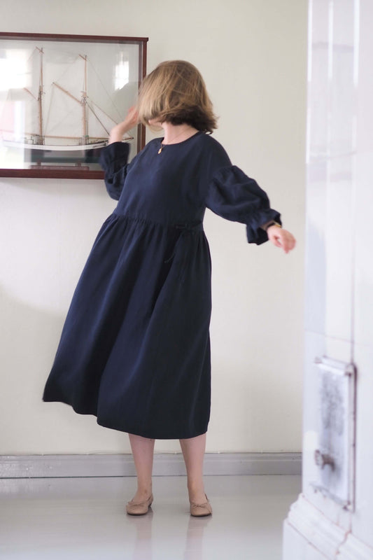Amélie mekko, Tummansininen
