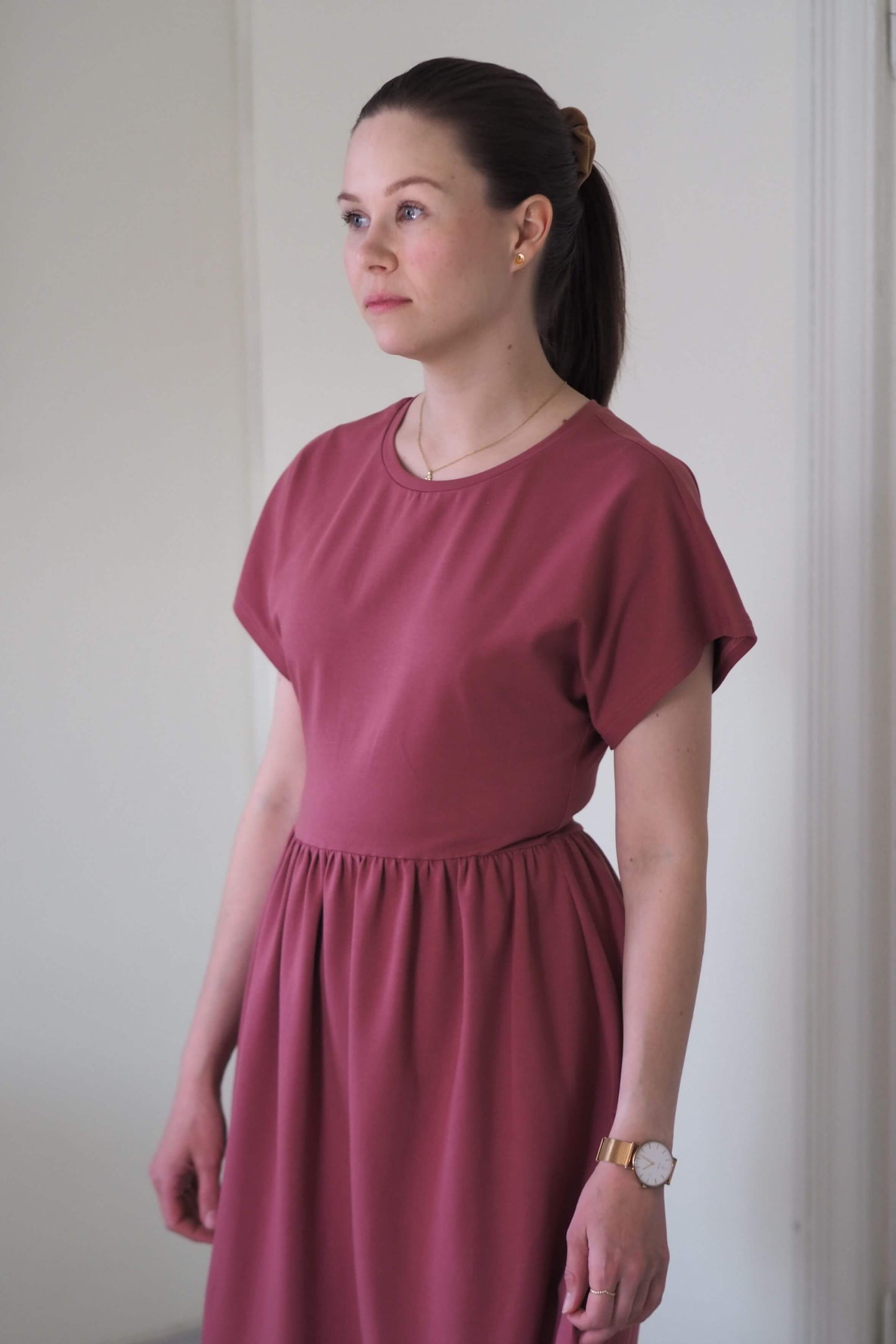 Belle mekko, Rose