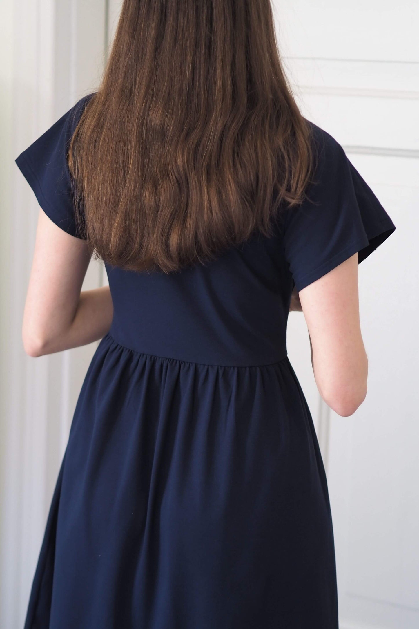 Belle mekko, Tummansininen