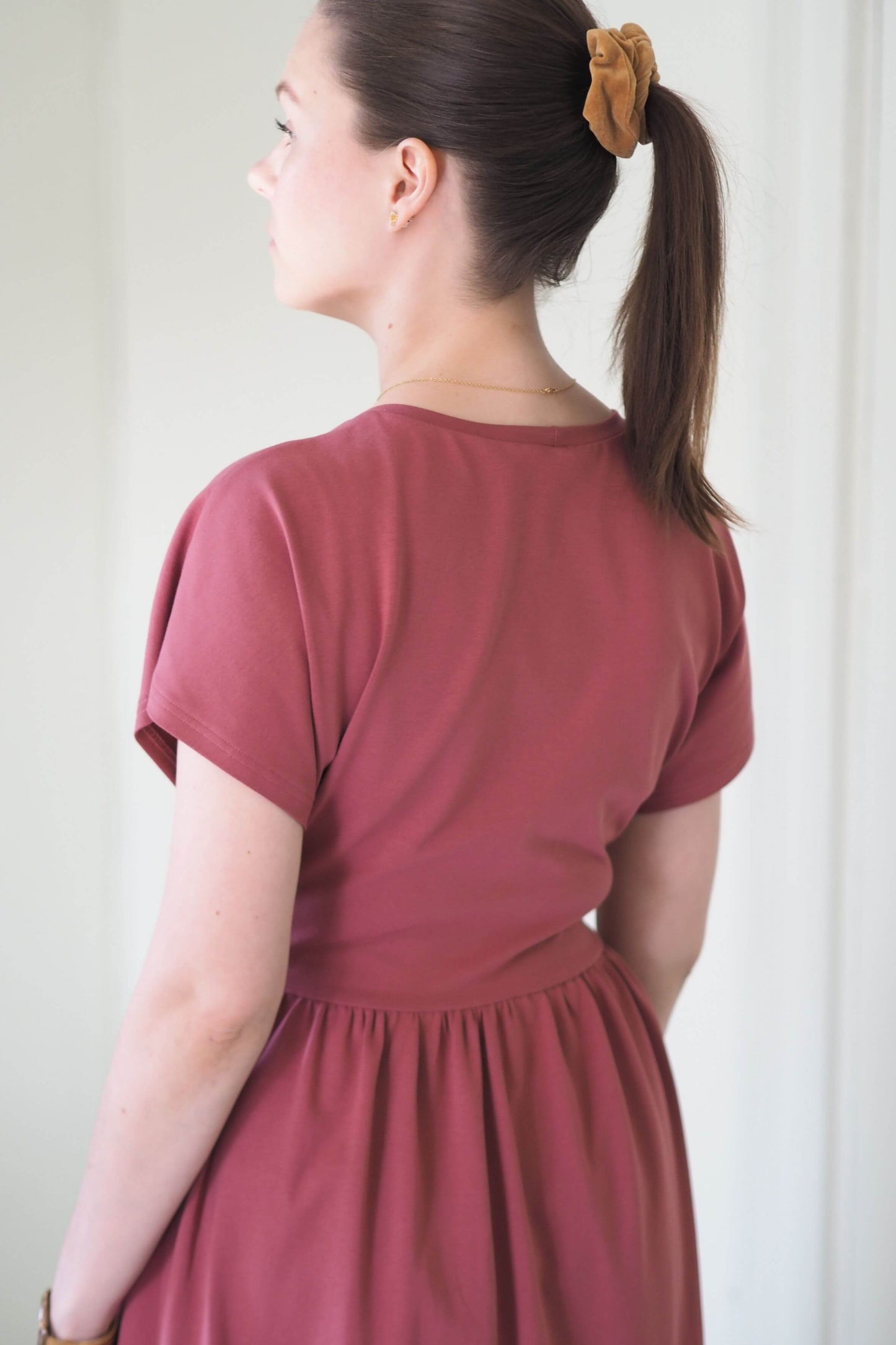 Belle mekko, Rose