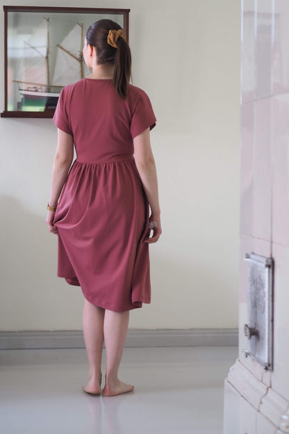 Belle mekko, Rose